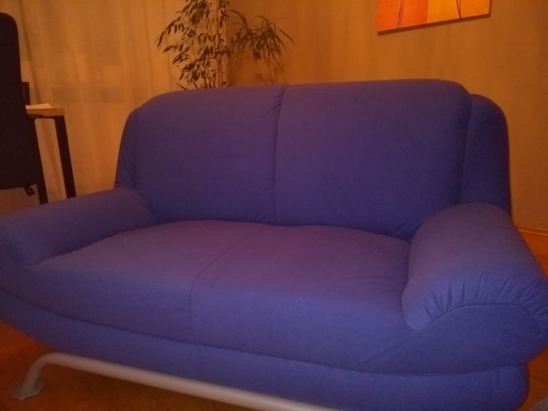 2 Sitzer Couch 40 Euro gegen Selbstabholung