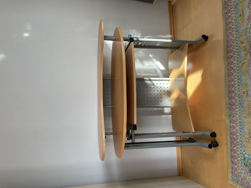 Schreibtisch
